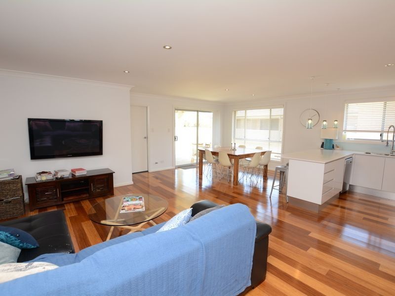 2 Rosier Place, Old Bar NSW 2430
