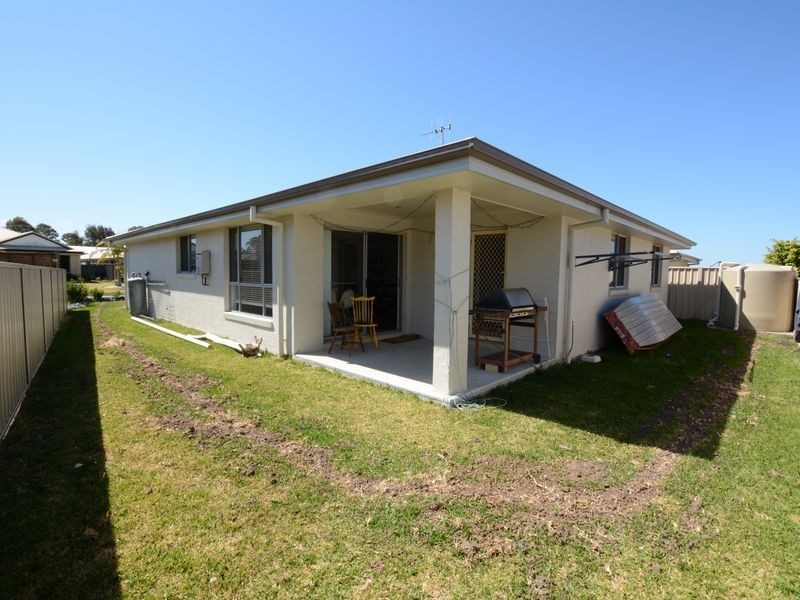 2 Rosier Place, Old Bar NSW 2430