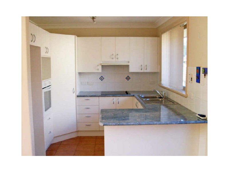 2/6 Ivy Crescent, Old Bar NSW 2430