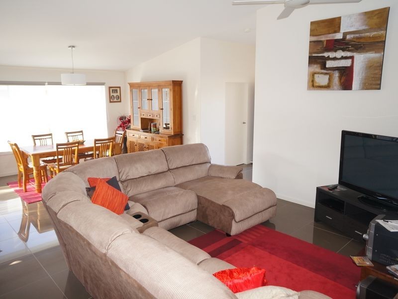 22 Bluehaven Drive, Old Bar NSW 2430