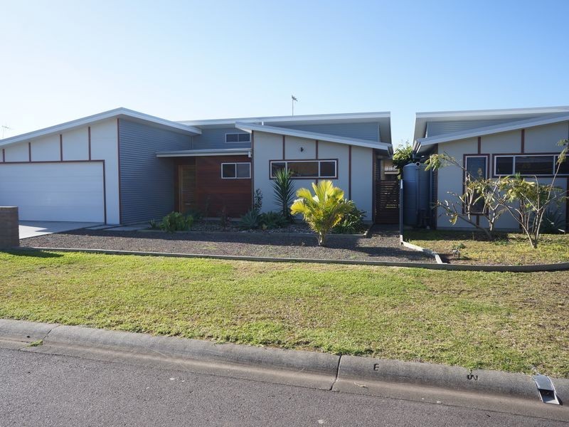 1 Flagtail Avenue, Old Bar NSW 2430