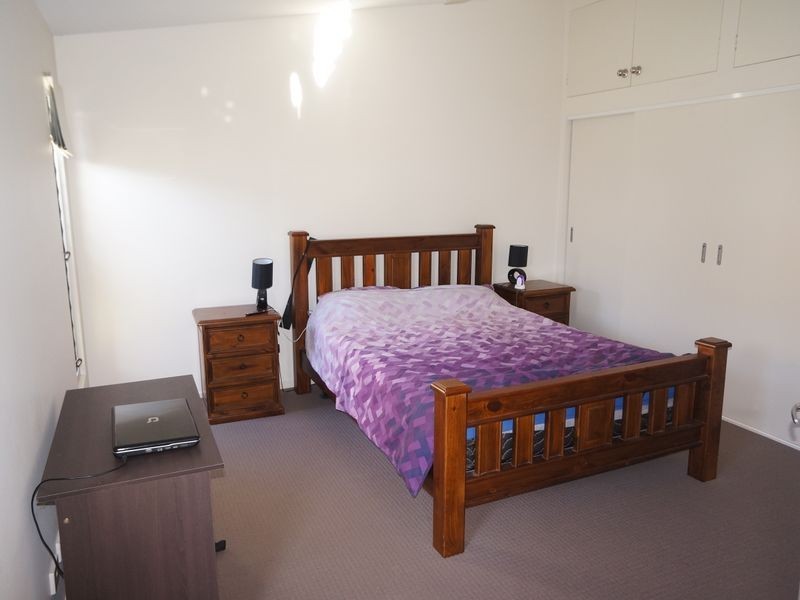 1 Flagtail Avenue, Old Bar NSW 2430