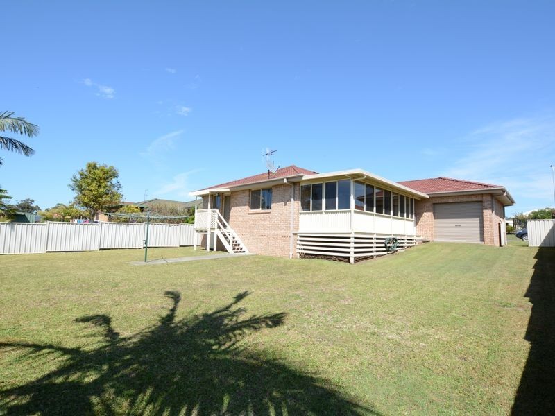 34 Medowie Road, Old Bar NSW 2430