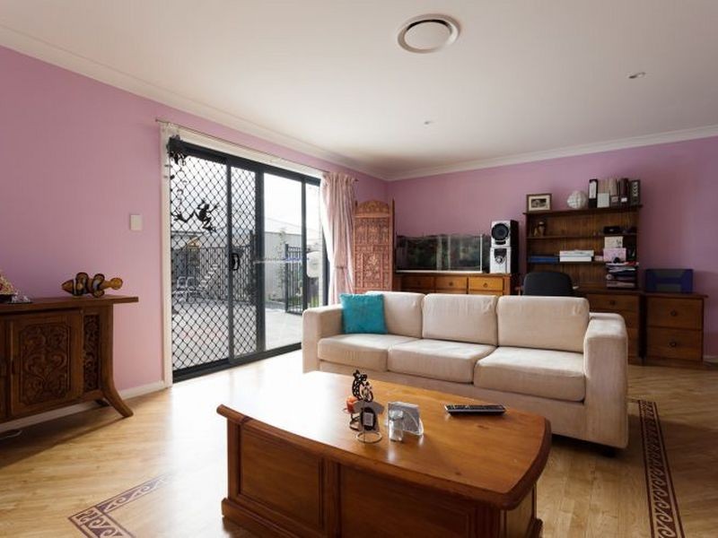 9 Yellowfin Avenue, Old Bar NSW 2430