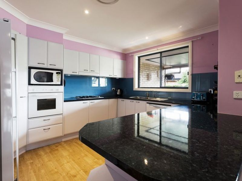 9 Yellowfin Avenue, Old Bar NSW 2430