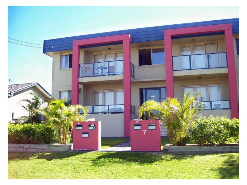 2/7 Smith Street, Old Bar NSW 2430