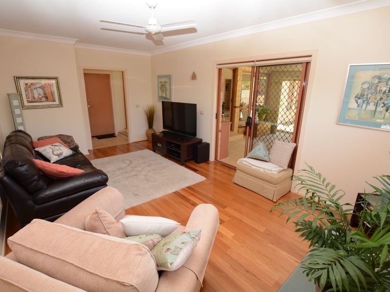 38 Mistral Place, Old Bar NSW 2430