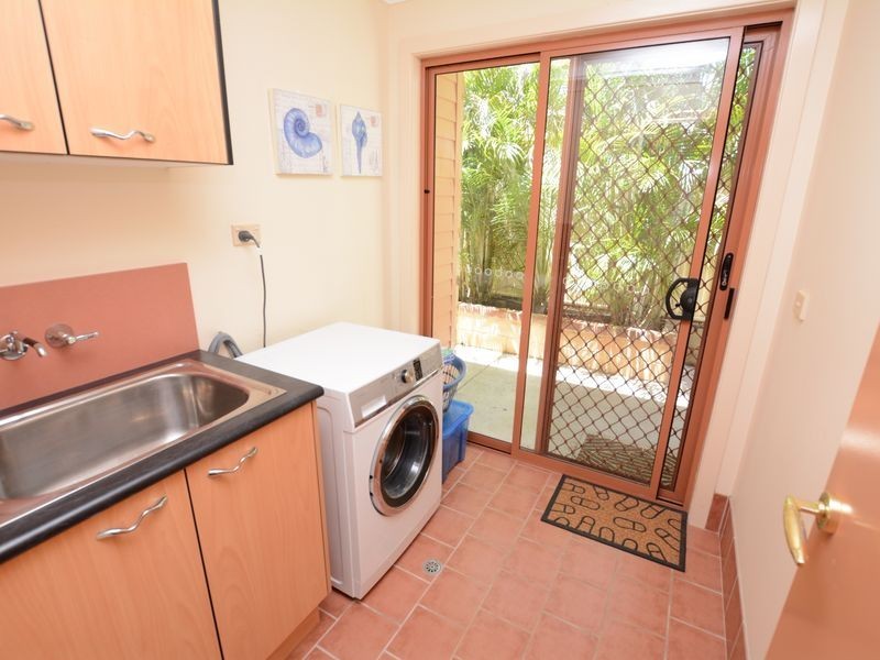 38 Mistral Place, Old Bar NSW 2430