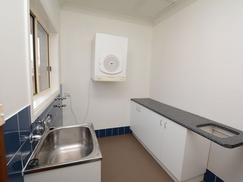 5 Laurina Close, Old Bar NSW 2430