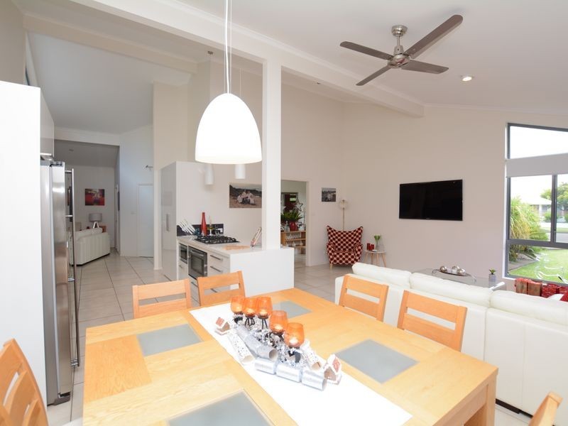 5 Spinnaker Cove, Wallabi Point NSW 2430