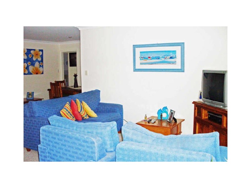 1/26-28 Ivy Cresent, Old Bar NSW 2430