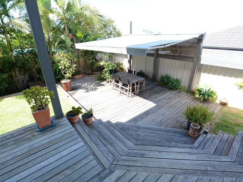 18 Surfsound Avenue, Wallabi Point NSW 2430