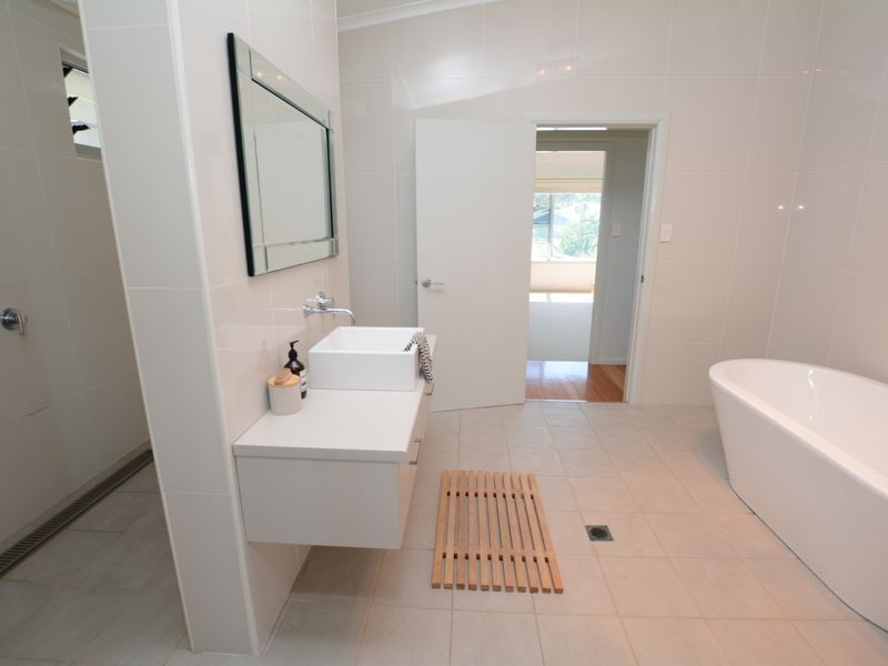 18 Surfsound Avenue, Wallabi Point NSW 2430