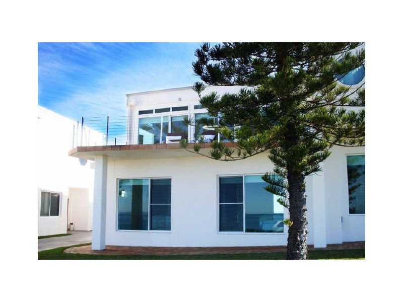 9 Seaview Parade, Wallabi Point NSW 2430