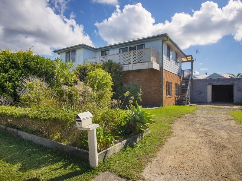 9 Kolang Street, Old Bar NSW 2430