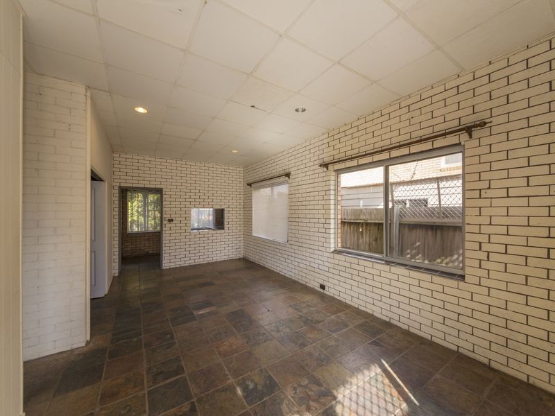 9 Kolang Street, Old Bar NSW 2430