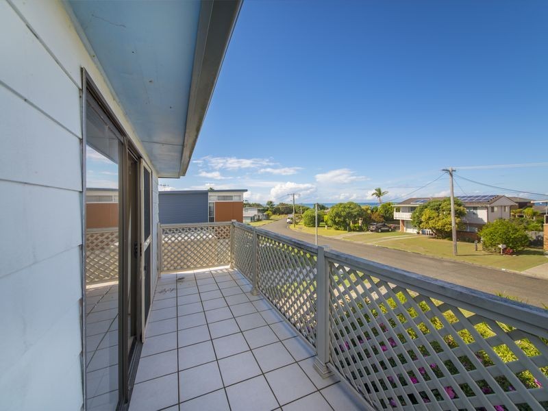 9 Kolang Street, Old Bar NSW 2430