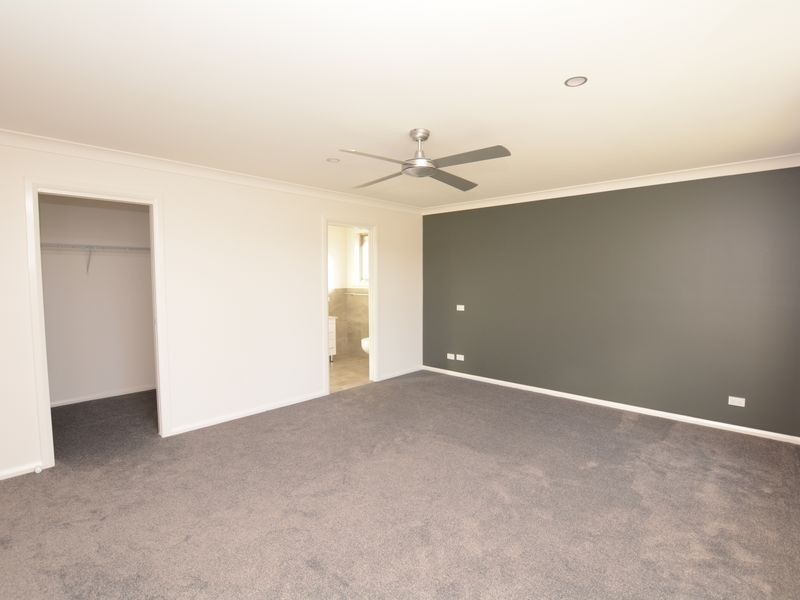 82 Forest Lane, Old Bar NSW 2430