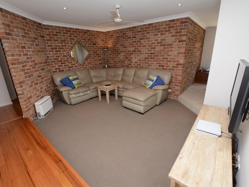 128 Waterman Street, Old Bar NSW 2430
