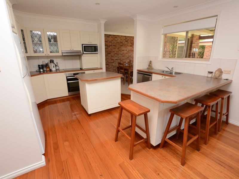 128 Waterman Street, Old Bar NSW 2430