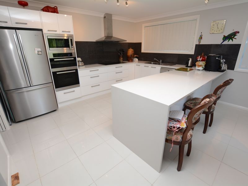 6 Railton Ave, Taree NSW 2430