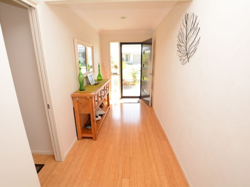 37 Ivy Crescent, Old Bar NSW 2430