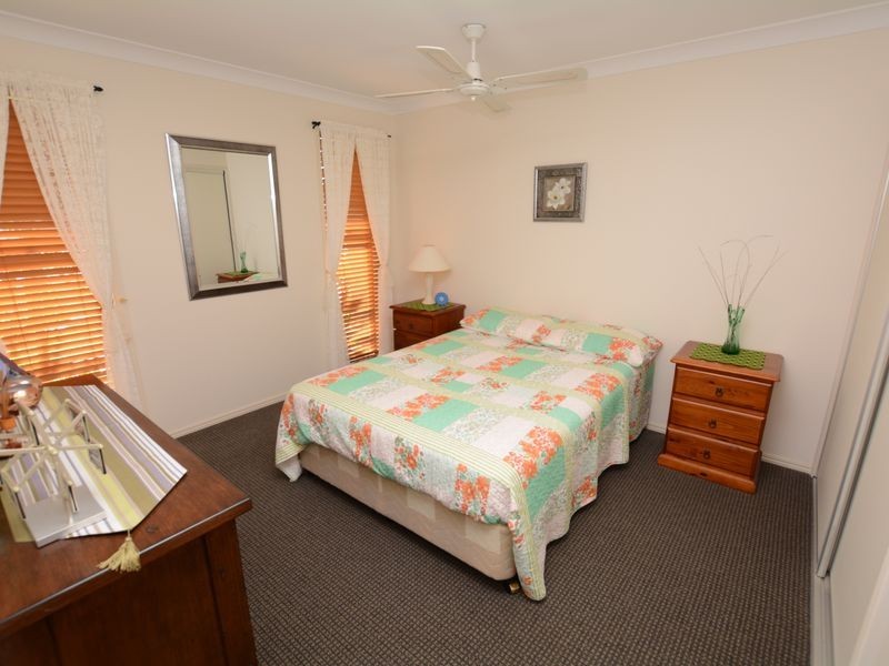 37 Ivy Crescent, Old Bar NSW 2430