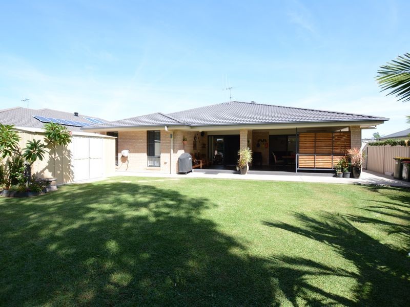 37 Ivy Crescent, Old Bar NSW 2430