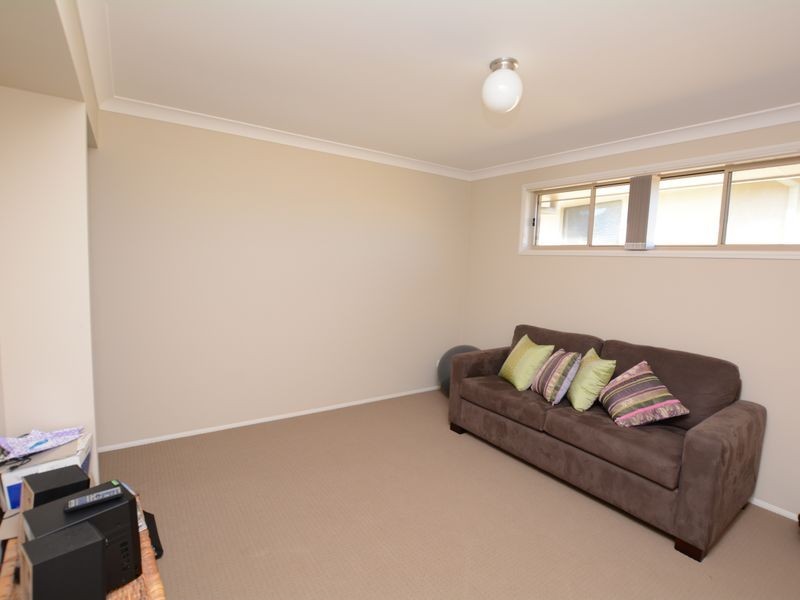 17 Yellowfin Avenue, Old Bar NSW 2430