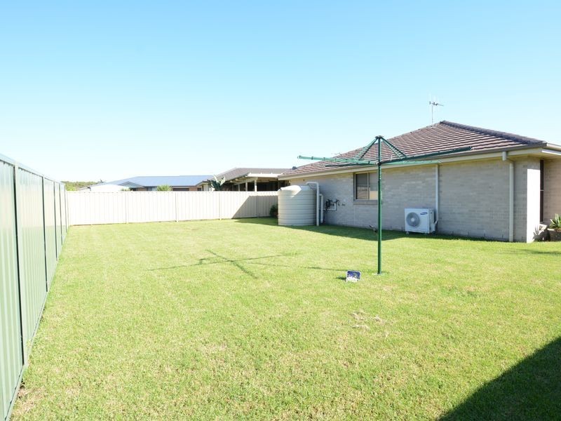 17 Yellowfin Avenue, Old Bar NSW 2430