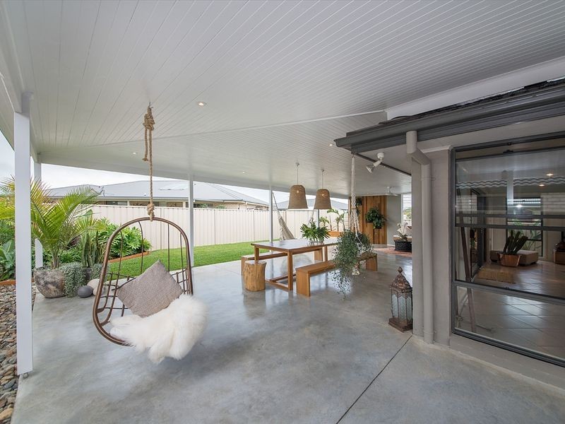 36 Albatross Way, Old Bar NSW 2430