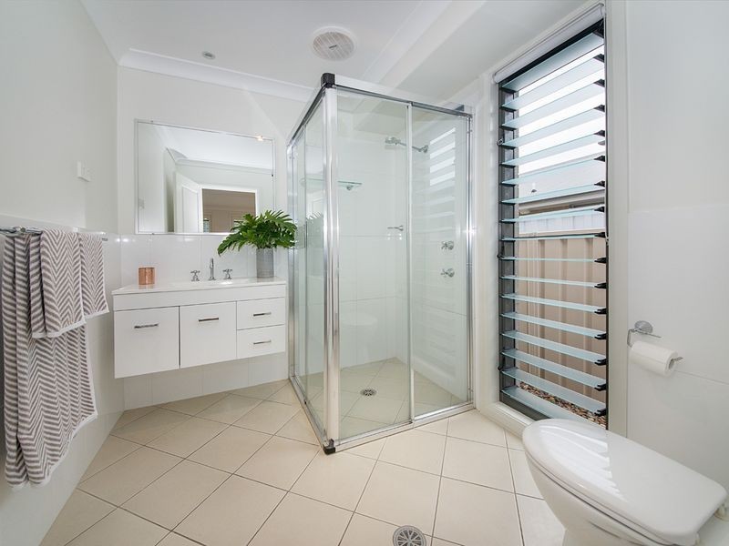36 Albatross Way, Old Bar NSW 2430