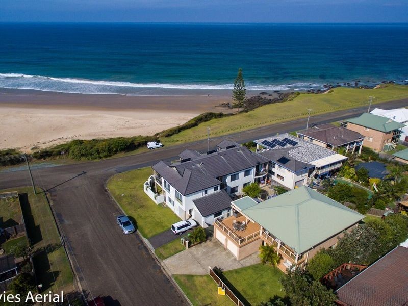 2 Pacific Street, Wallabi Point NSW 2430