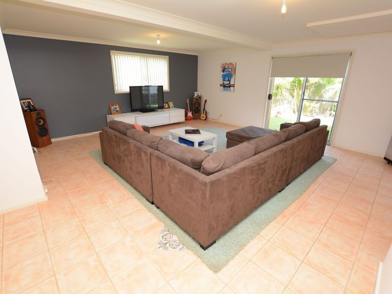 2 Pacific Street, Wallabi Point NSW 2430