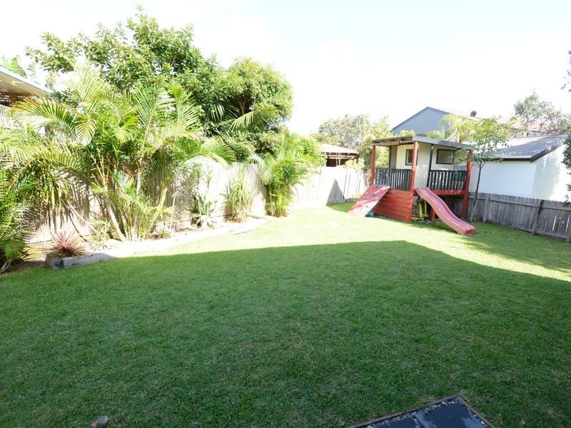 2 Pacific Street, Wallabi Point NSW 2430