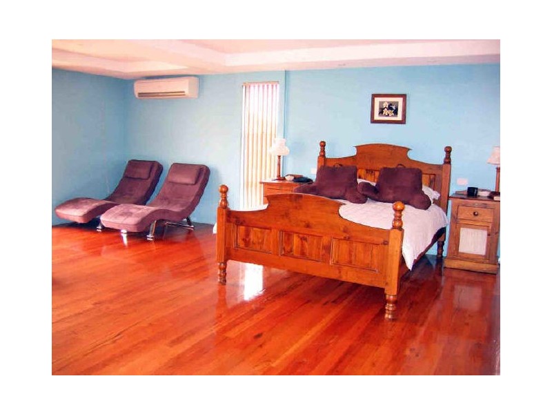 24 Old Bar Road, Old Bar NSW 2430