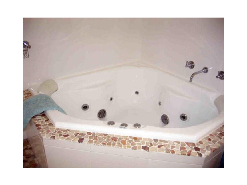 24 Old Bar Road, Old Bar NSW 2430