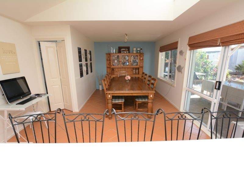 5 Carrabeen Drive, Old Bar NSW 2430