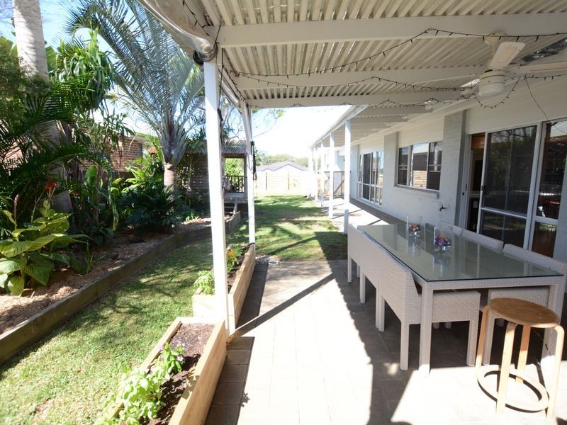 5 Carrabeen Drive, Old Bar NSW 2430