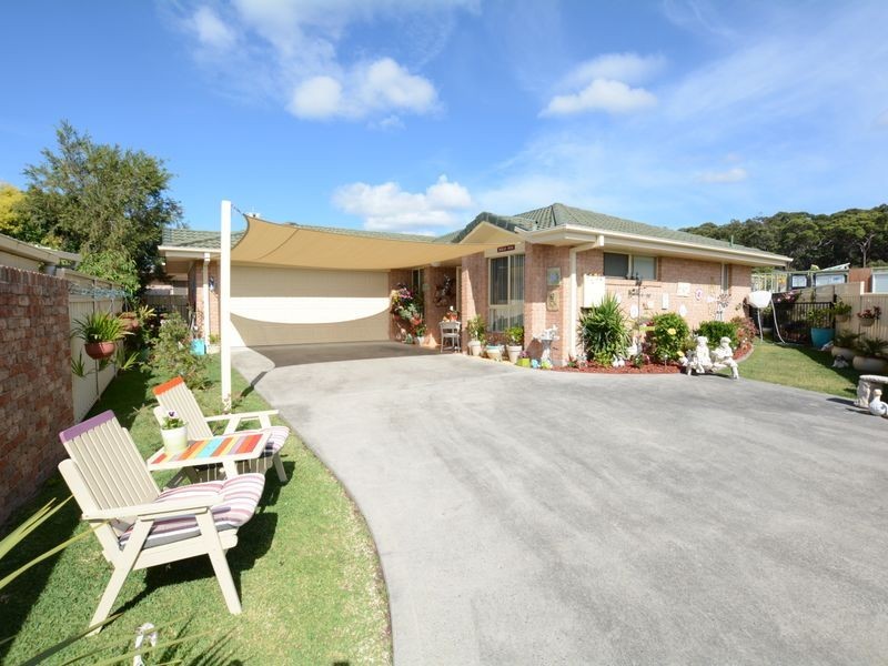 2/16 Rosier Place, Old Bar NSW 2430