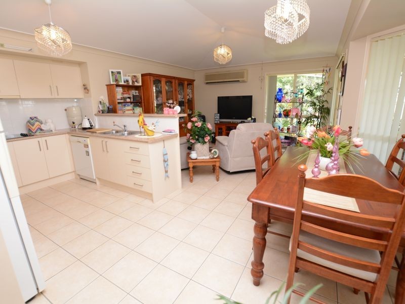 2/16 Rosier Place, Old Bar NSW 2430