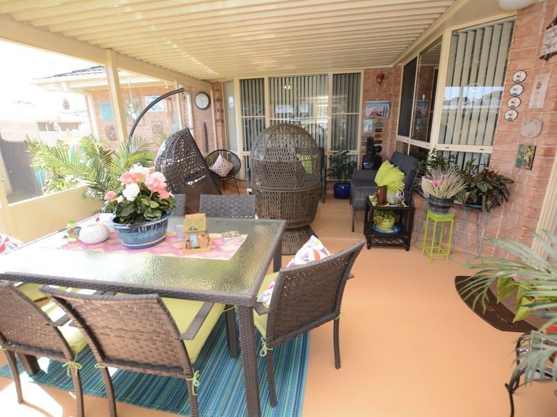 2/16 Rosier Place, Old Bar NSW 2430