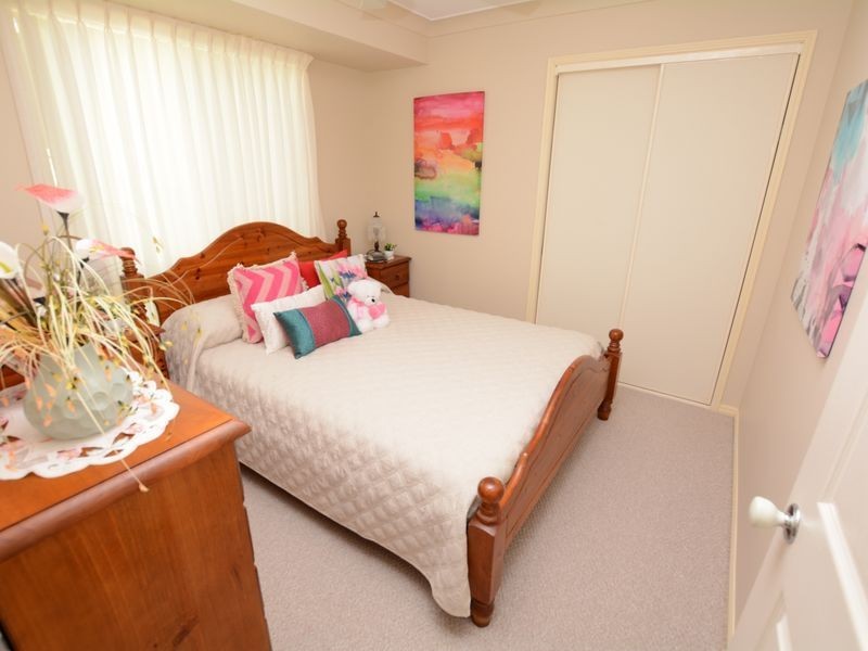 2/16 Rosier Place, Old Bar NSW 2430