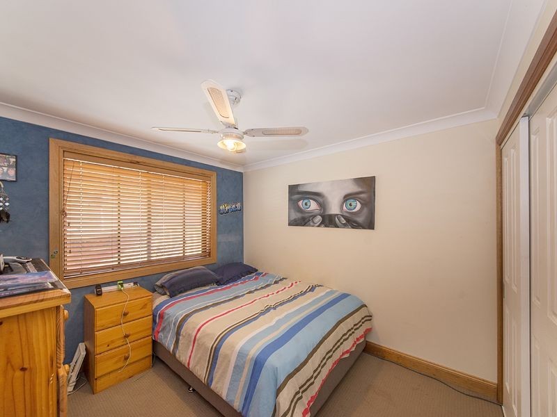 8 Rosier Place, Old Bar NSW 2430