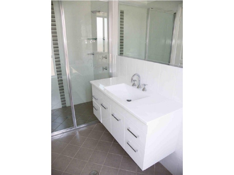 102-104 Old Bar Road, Old Bar NSW 2430