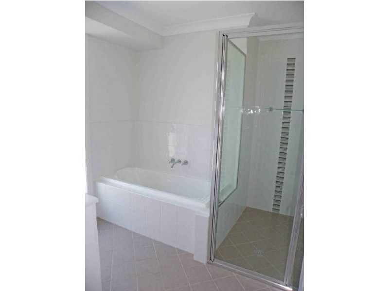 102-104 Old Bar Road, Old Bar NSW 2430