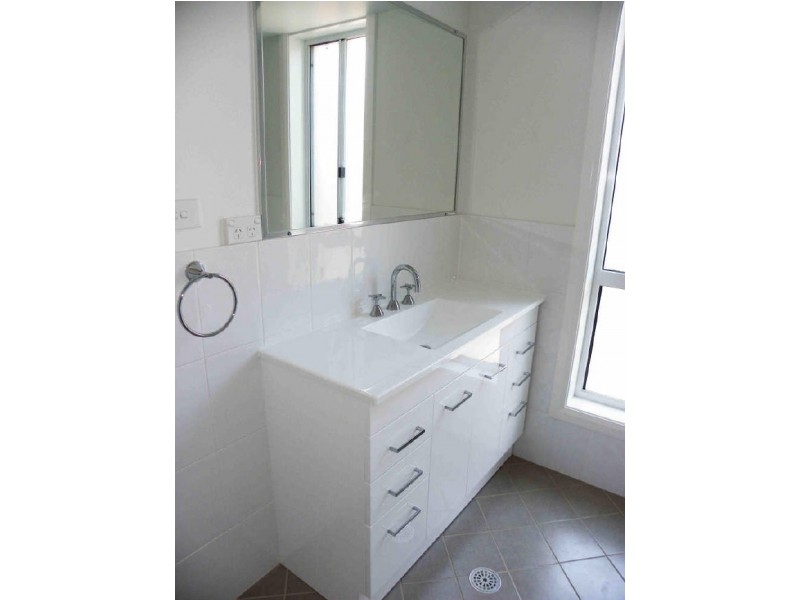 102-104 Old Bar Road, Old Bar NSW 2430