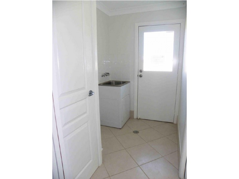 102-104 Old Bar Road, Old Bar NSW 2430