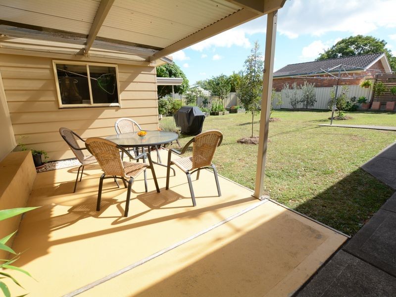 8 Laurina Close, Old Bar NSW 2430