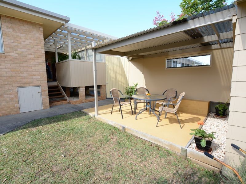 8 Laurina Close, Old Bar NSW 2430